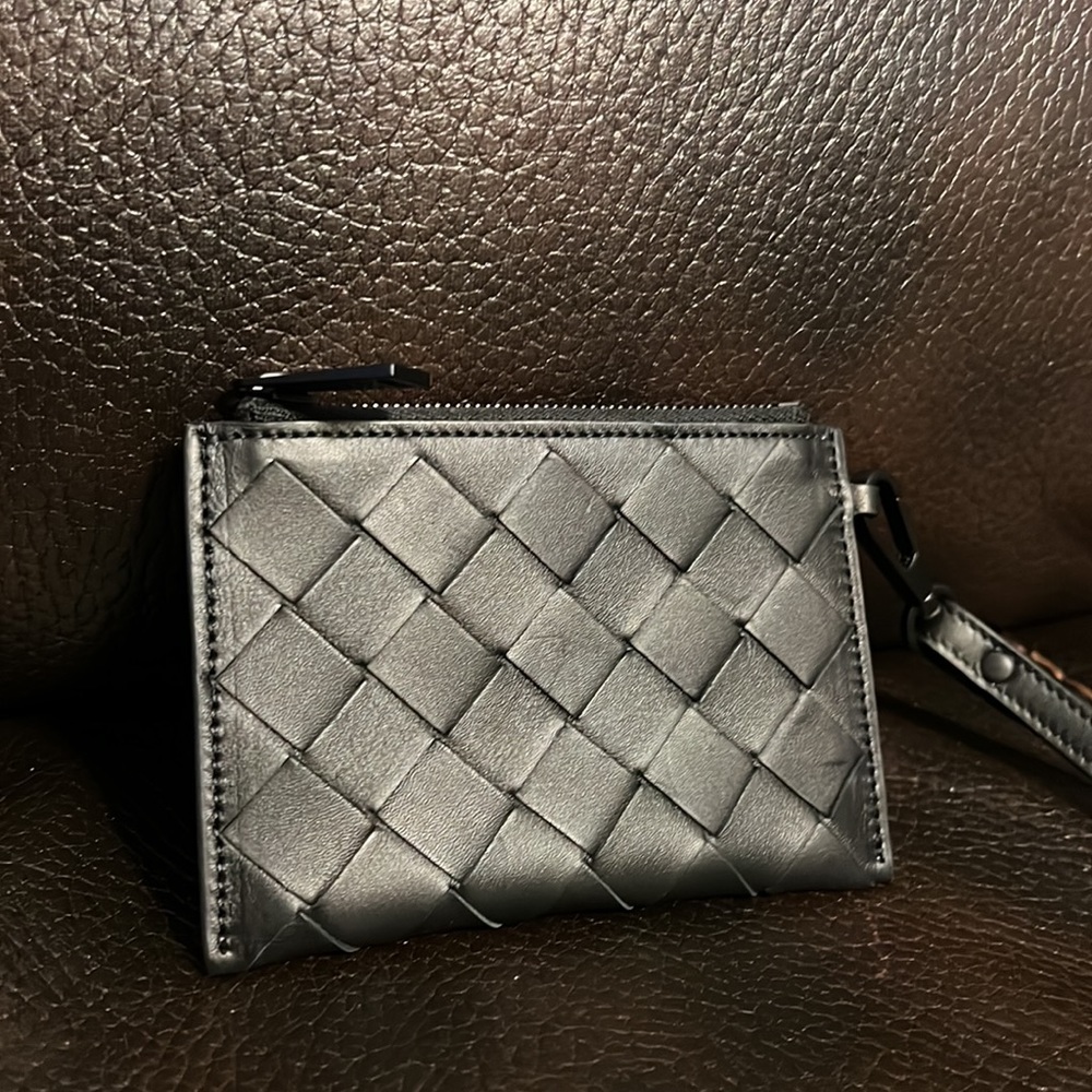 Bottega Veneta unisex  Intrecciato embossed Leather wristlet pouch wallet NEW - Picture 4 of 8